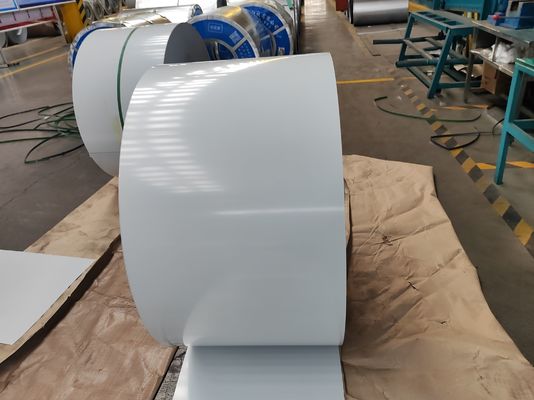 satın almak Çatı ve Endüstriyel Uygulamalar için 300 g / m2 Çinko Kaplama ve 3 8 MT bobin ağırlığı ile 700 ′′ 1250 mm Önçe Boyalı Çelik Bobin online manufacture